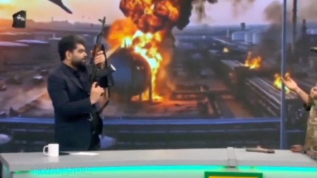 İran televizyonlarında silah kullanımı anlatıldı: Görüntüler dikkat çekti