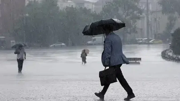 Meteoroloji ve AKOM uyardı: Hafta sonu sıcaklıklar düşüyor, sağanak geliyor